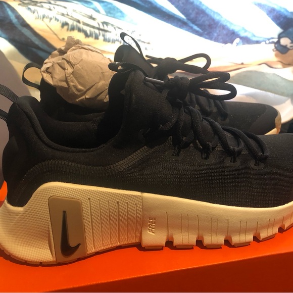 Nike Free Metcon 6
Men's Workout Shoes - Picture 4 of 7